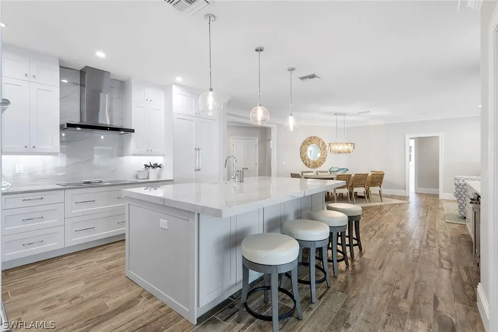 655 Park Shore Drive Naples FL 34103