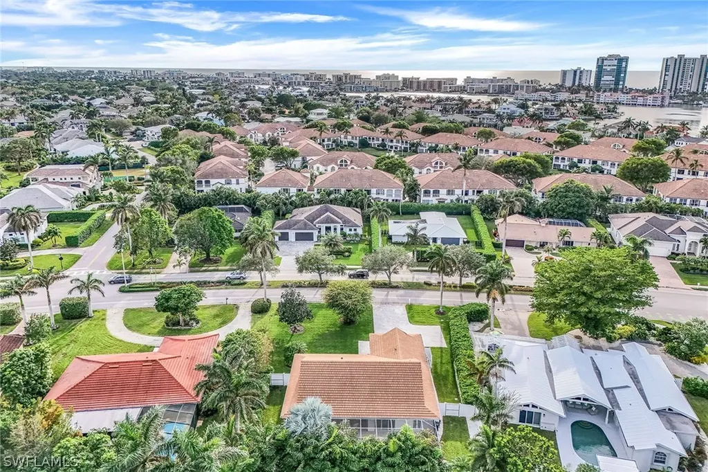 655 Park Shore Drive Naples FL 34103