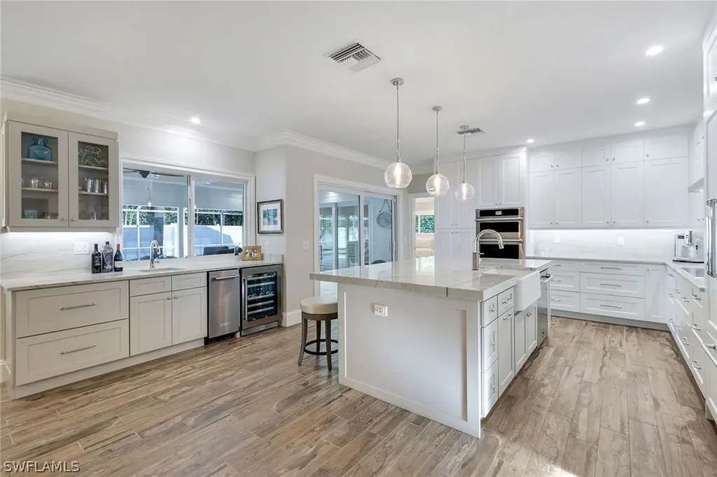 655 Park Shore Drive Naples FL 34103