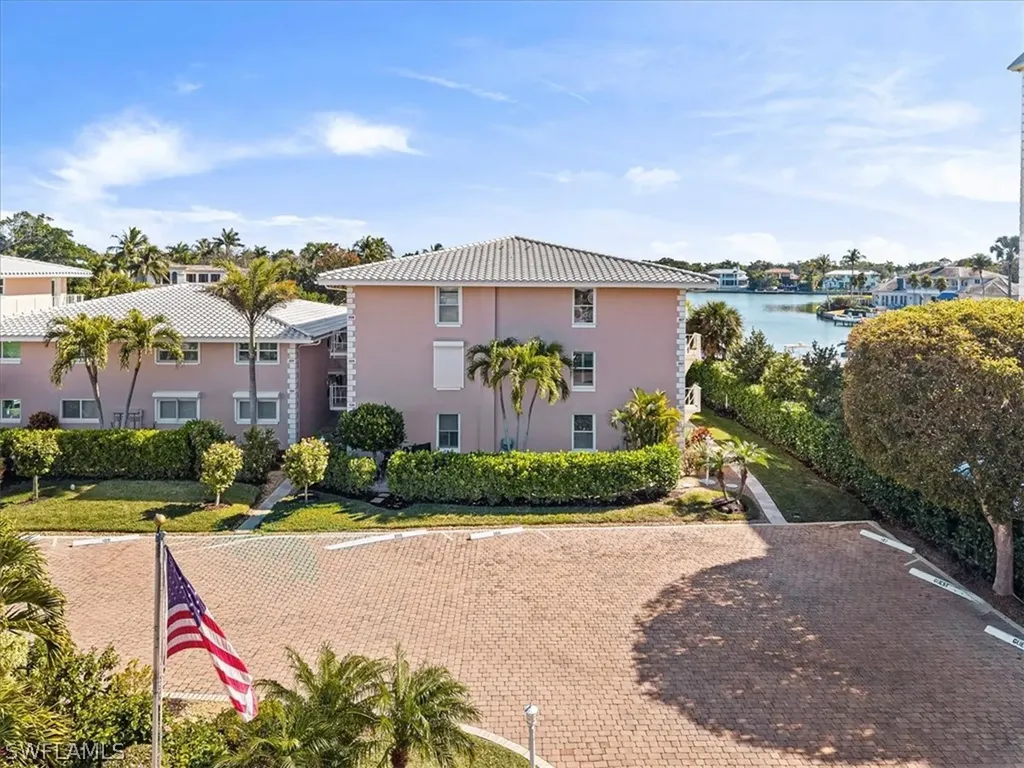 1910 Gulf Shore Boulevard N Naples FL 34102