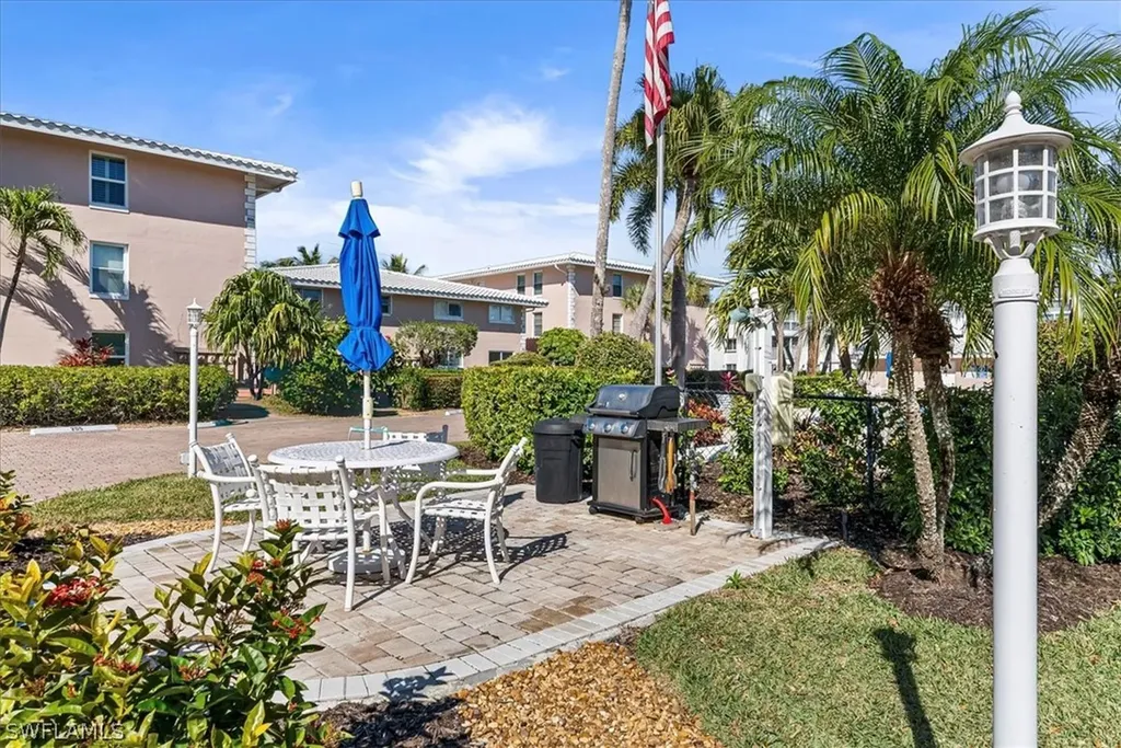 1910 Gulf Shore Boulevard N Naples FL 34102
