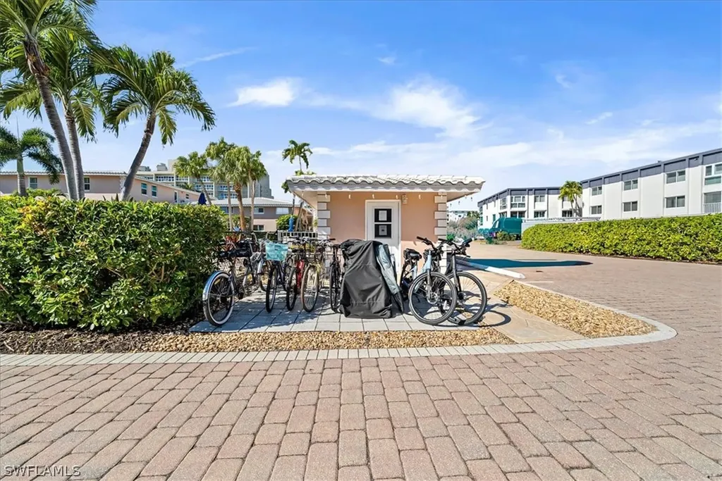 1910 Gulf Shore Boulevard N Naples FL 34102
