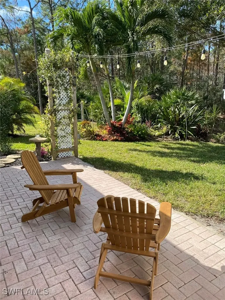 5301 Whitten Drive Naples FL 34104