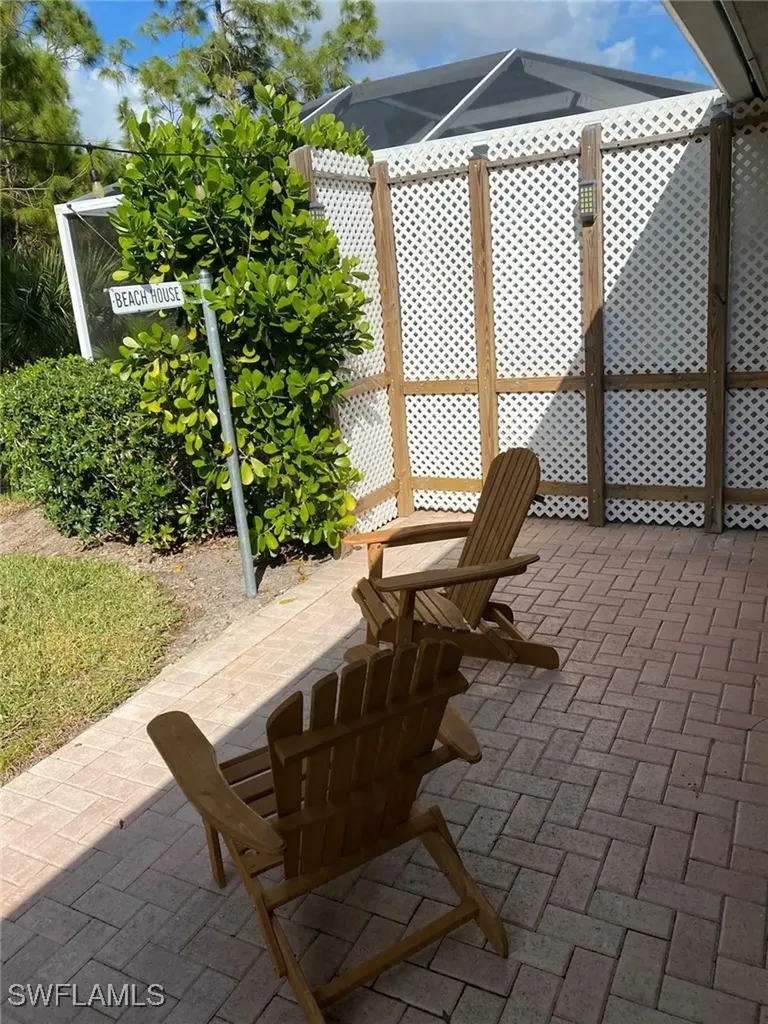 5301 Whitten Drive Naples FL 34104