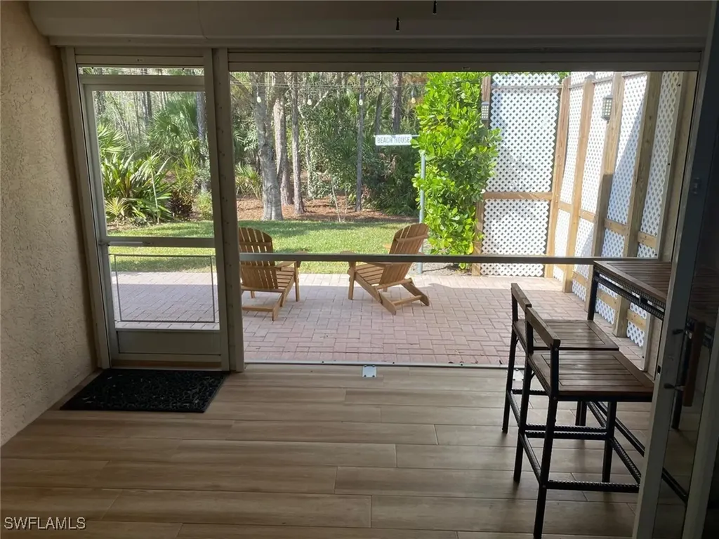 5301 Whitten Drive Naples FL 34104