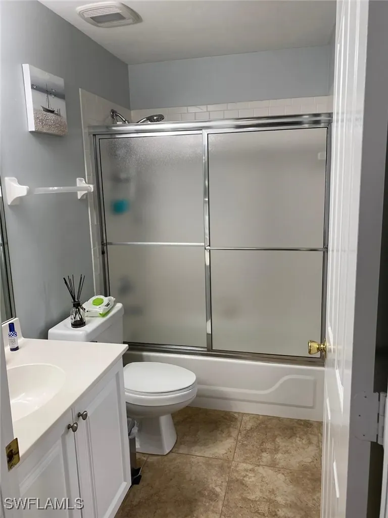 5301 Whitten Drive Naples FL 34104