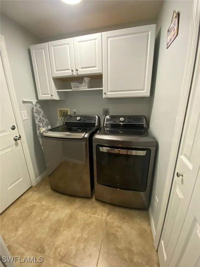 5301 Whitten Drive Naples FL 34104