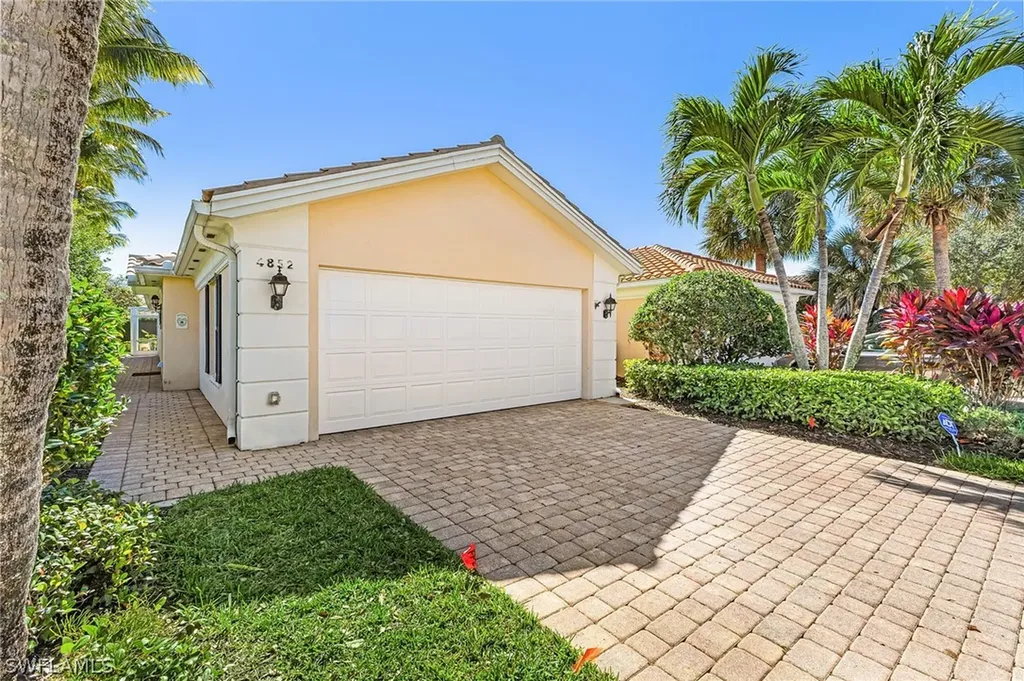 4852 Lasqueti Way Naples FL 34119