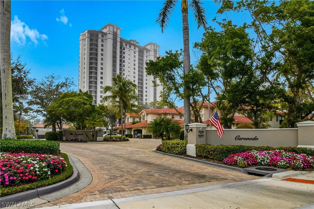Naples FL, 7225 Pelican Bay Boulevard, Unit 402