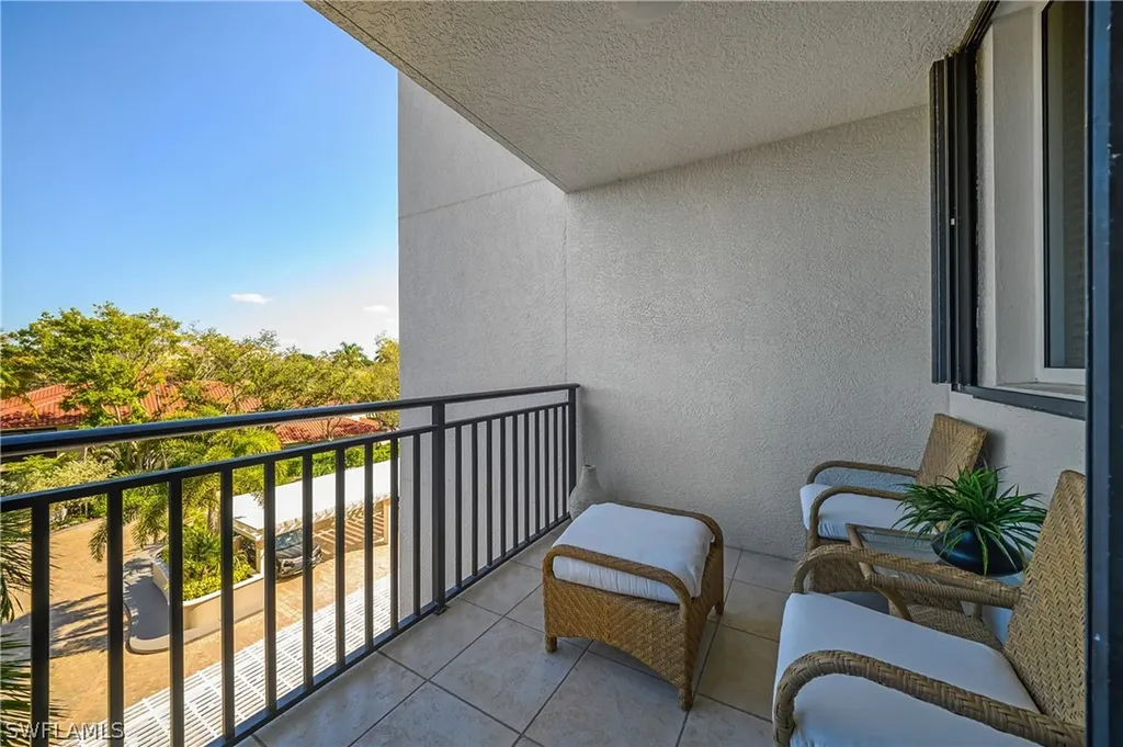 7225 Pelican Bay Boulevard Naples FL 34108