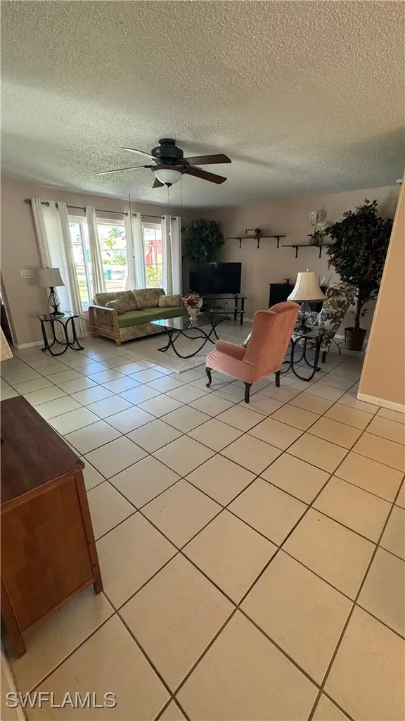 913/915 Mohawk Parkway Cape Coral FL 33914