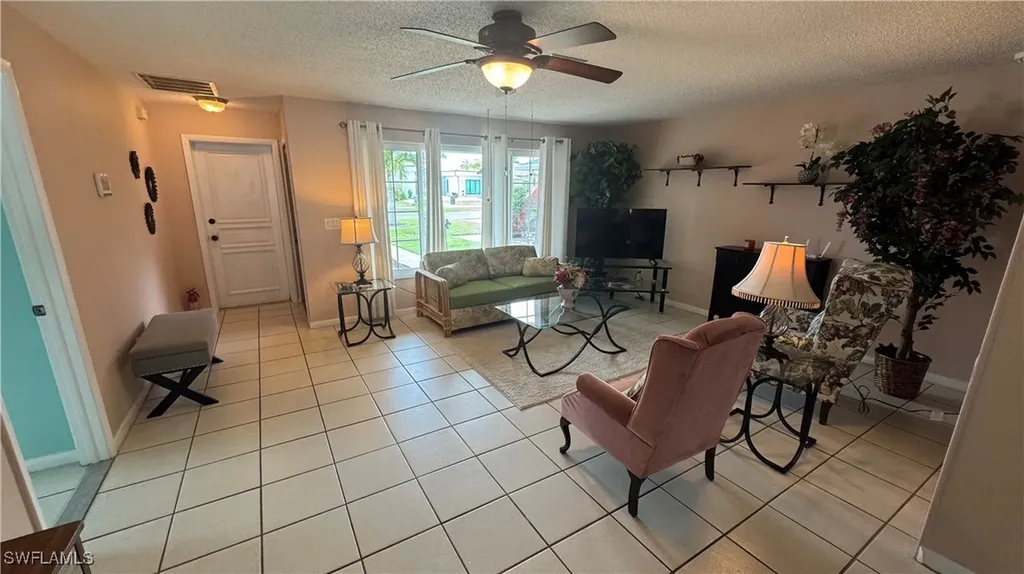 913/915 Mohawk Parkway Cape Coral FL 33914