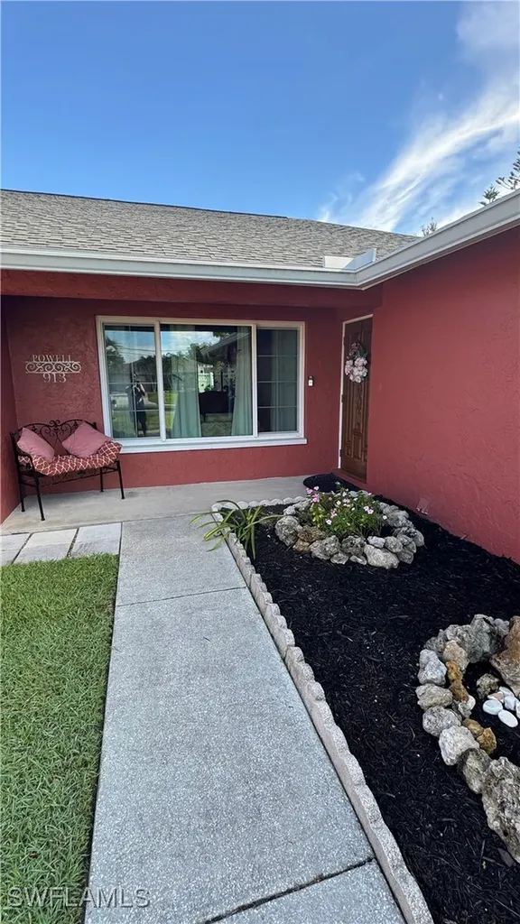 913/915 Mohawk Parkway Cape Coral FL 33914