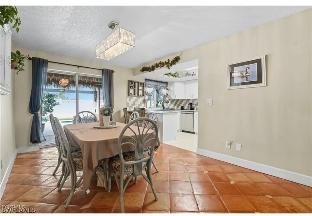 913/915 Mohawk Parkway Cape Coral FL 33914