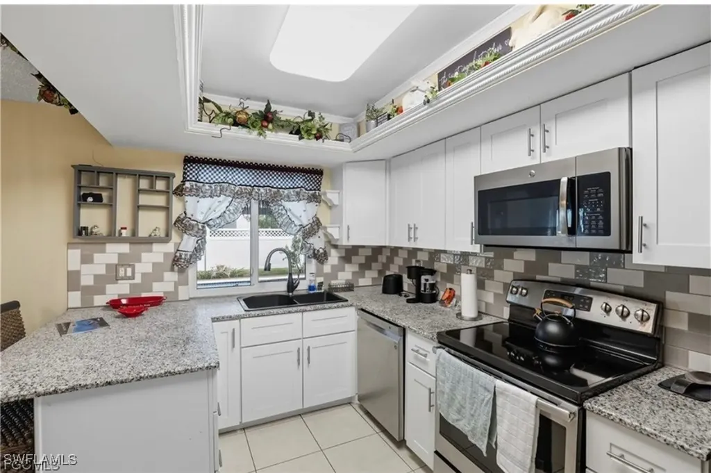913/915 Mohawk Parkway Cape Coral FL 33914