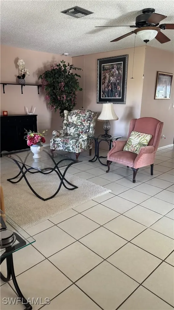 913/915 Mohawk Parkway Cape Coral FL 33914