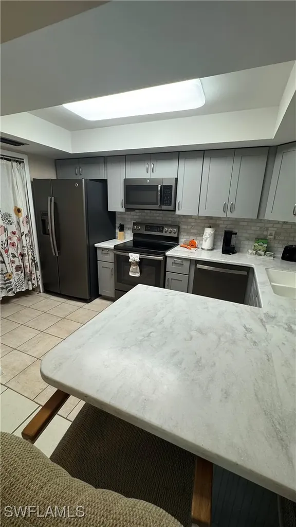 913/915 Mohawk Parkway Cape Coral FL 33914