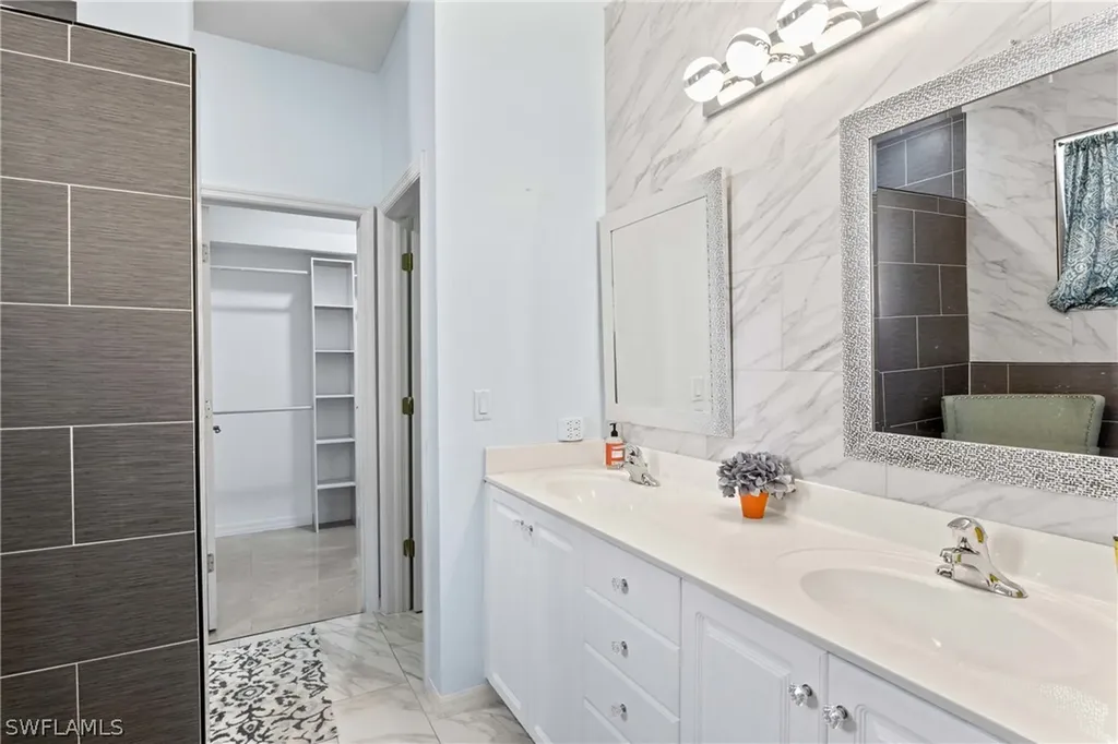 9346 Palm Island Circle North Fort Myers FL 33903