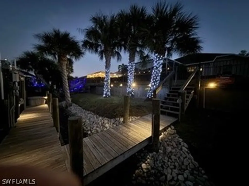 9346 Palm Island Circle North Fort Myers FL 33903