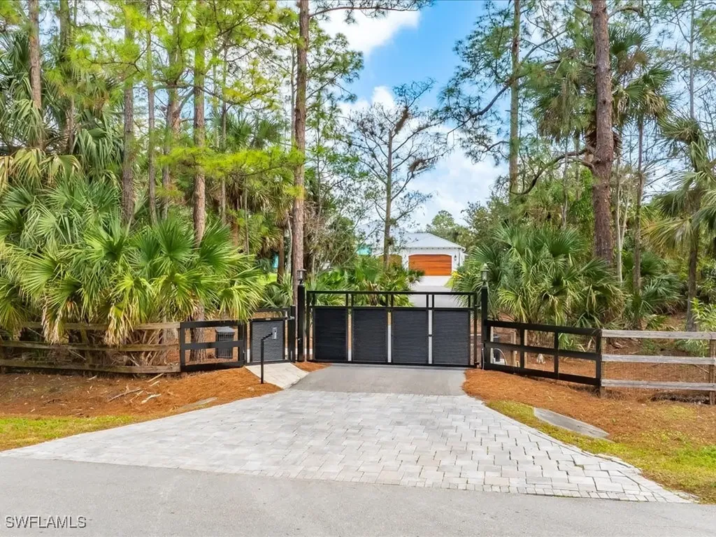 2590 2nd Street NW Naples FL 34120