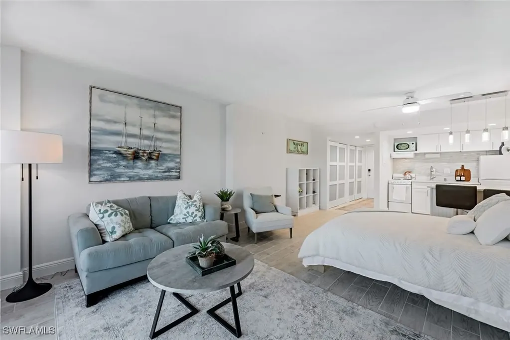 5 Bluebill Avenue Naples FL 34108