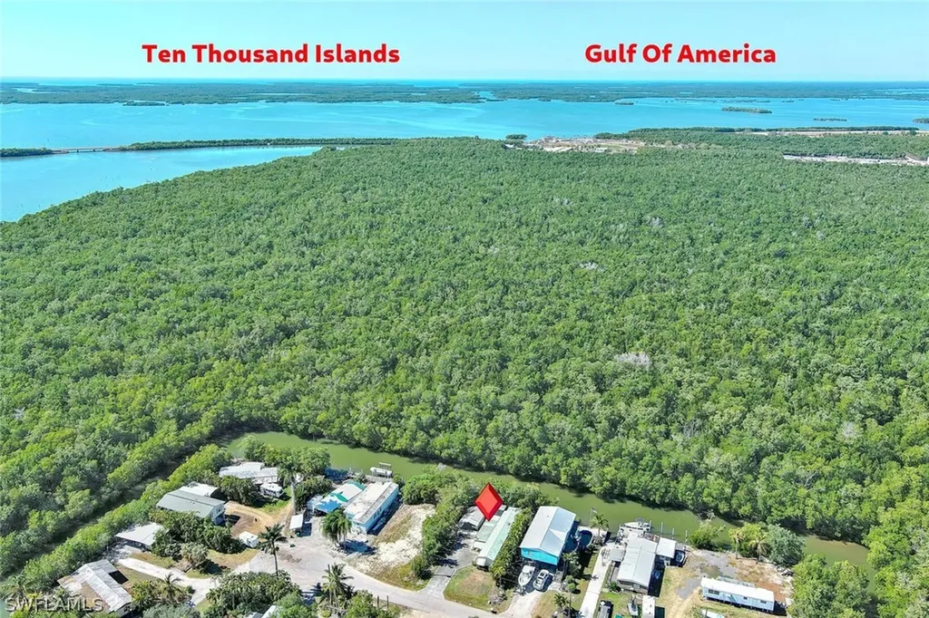33 Plantation Drive Everglades City FL 34139