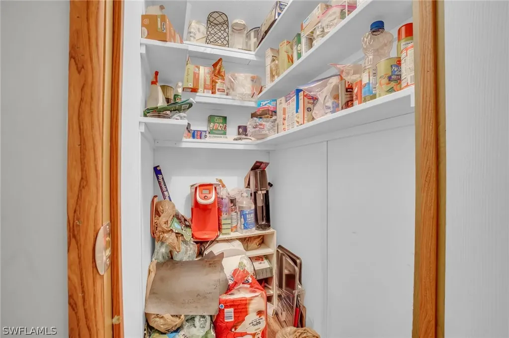 33 Plantation Drive Everglades City FL 34139