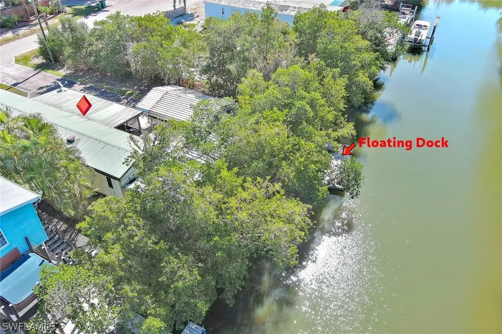 33 Plantation Drive Everglades City FL 34139