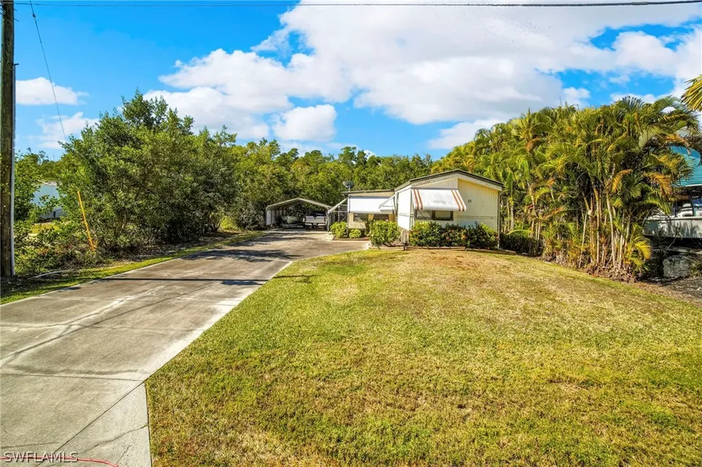 33 Plantation Drive Everglades City FL 34139