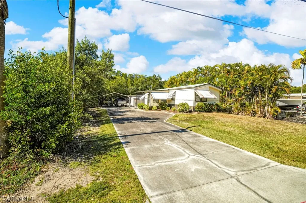 33 Plantation Drive Everglades City FL 34139