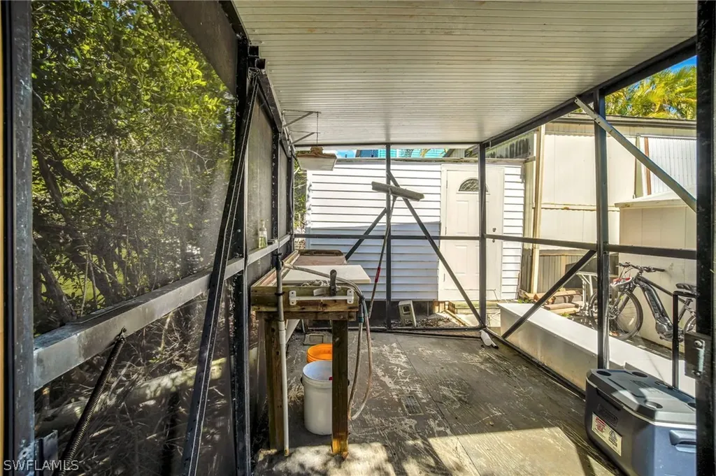 33 Plantation Drive Everglades City FL 34139