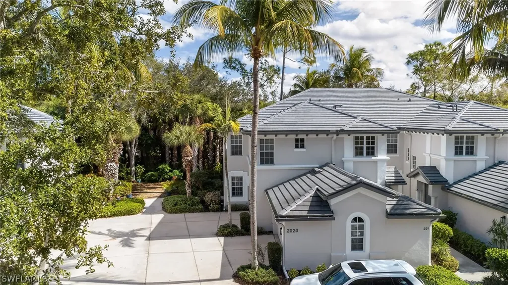 2020 Tarpon Bay Drive N Naples FL 34119