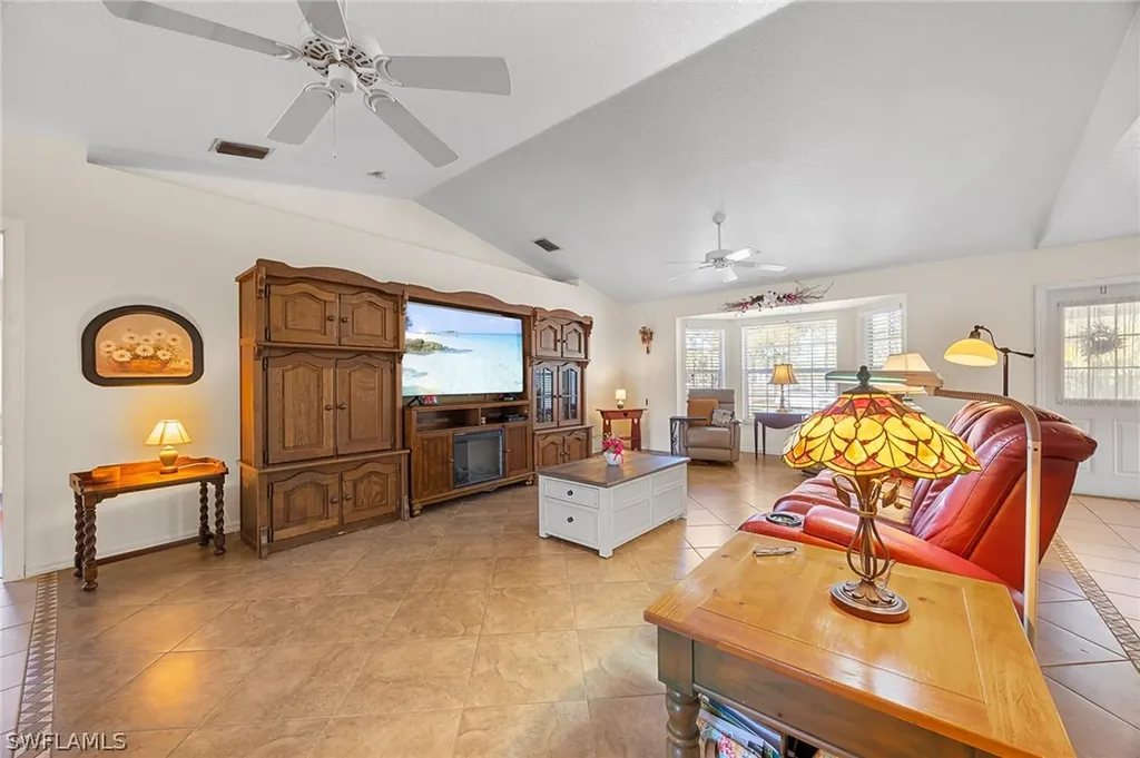 2610 6th Avenue NE Naples FL 34120