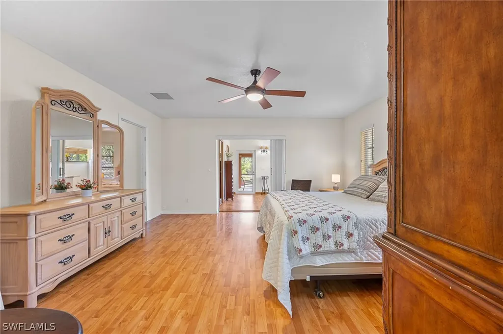 2610 6th Avenue NE Naples FL 34120