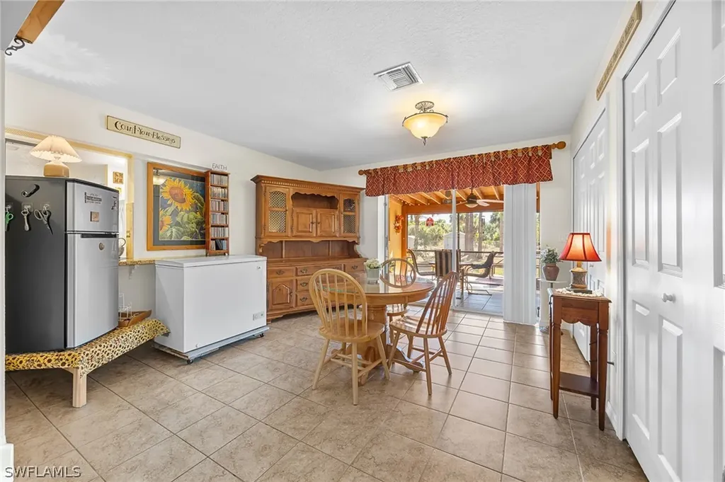 2610 6th Avenue NE Naples FL 34120