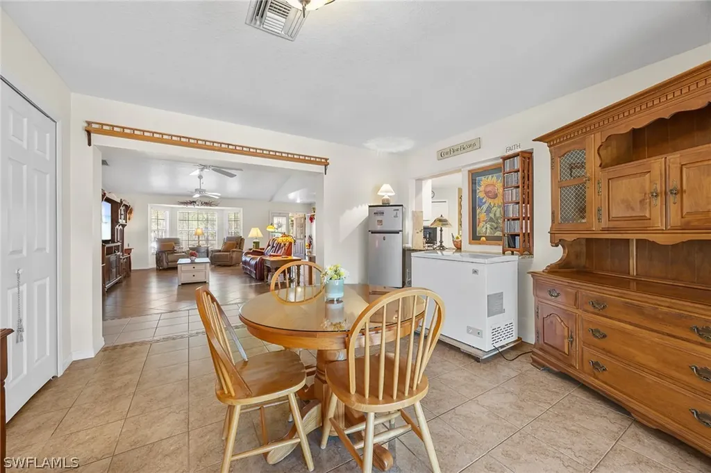 2610 6th Avenue NE Naples FL 34120