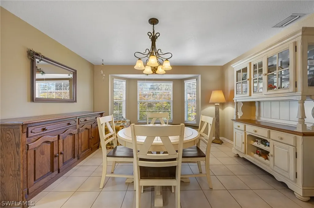 2610 6th Avenue NE Naples FL 34120