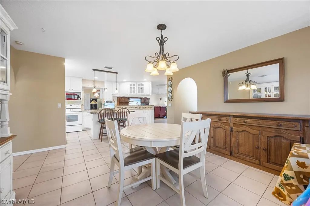 2610 6th Avenue NE Naples FL 34120