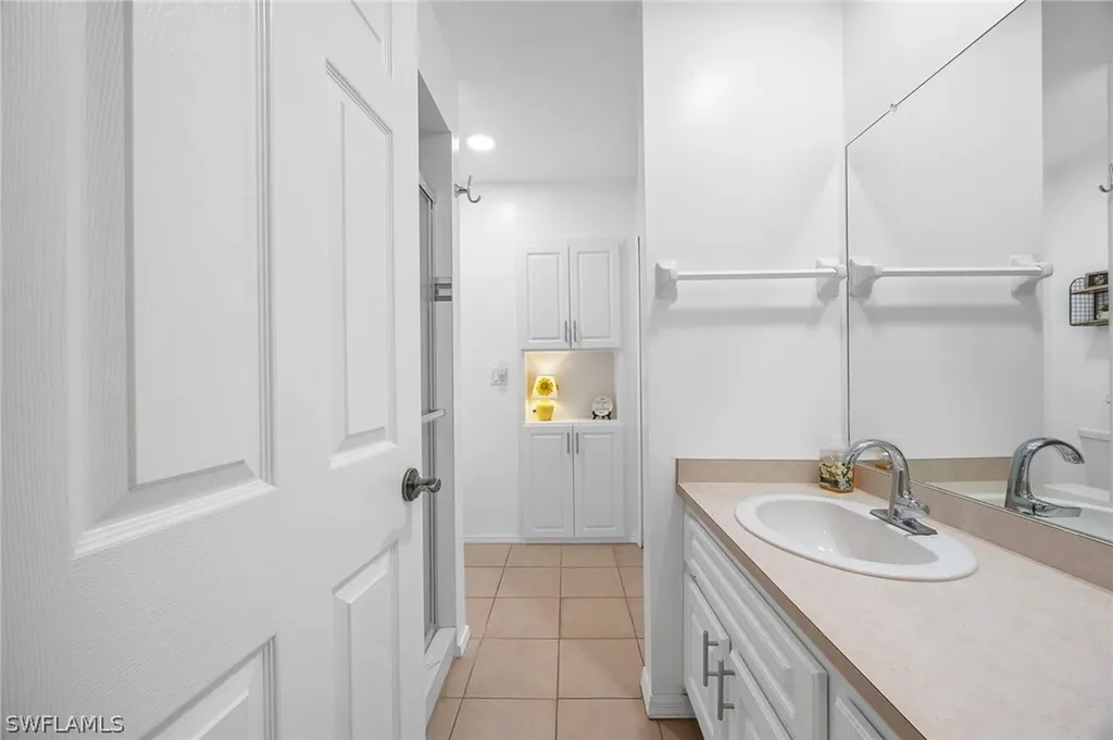 2610 6th Avenue NE Naples FL 34120