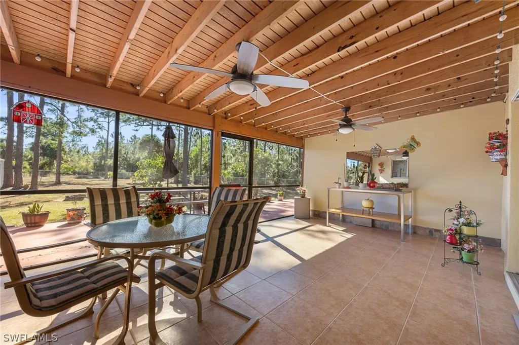 2610 6th Avenue NE Naples FL 34120