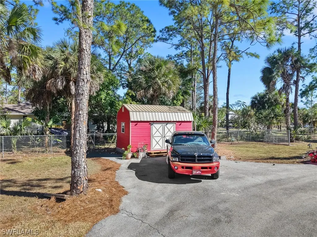 2610 6th Avenue NE Naples FL 34120