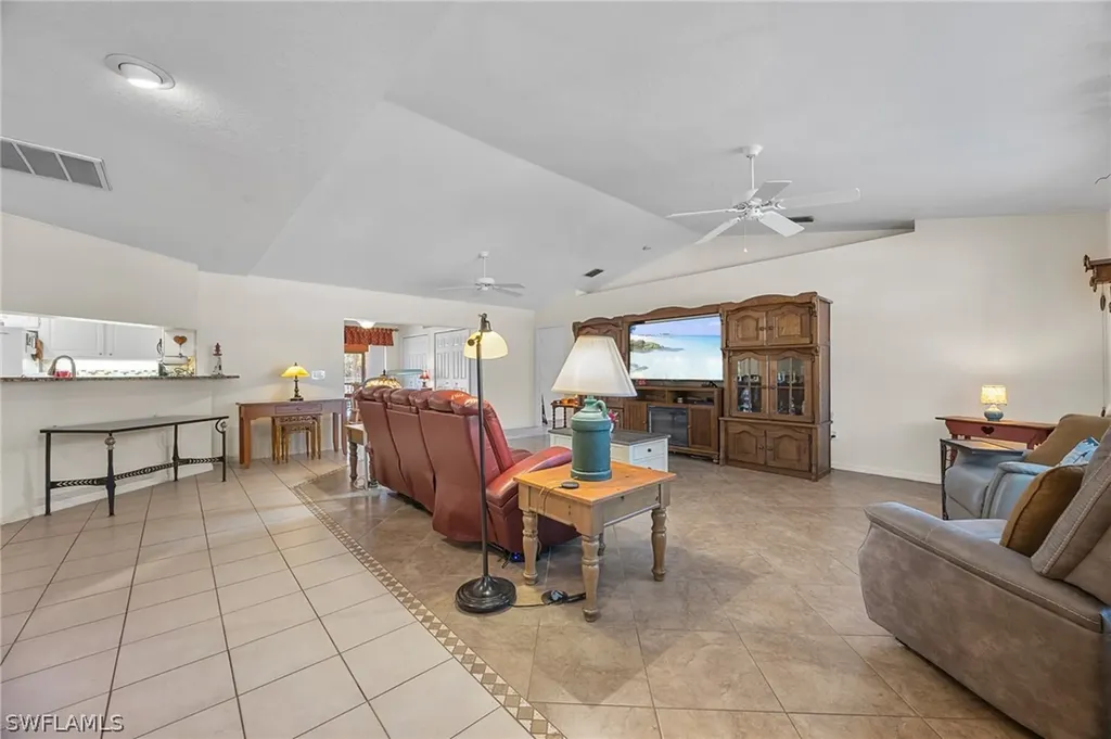 2610 6th Avenue NE Naples FL 34120