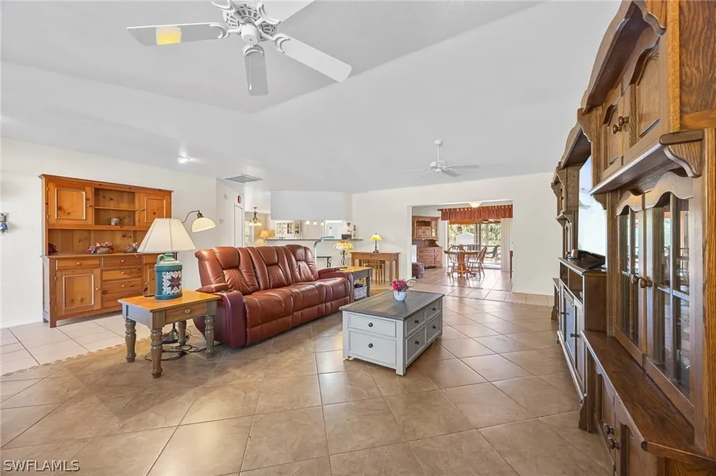 2610 6th Avenue NE Naples FL 34120