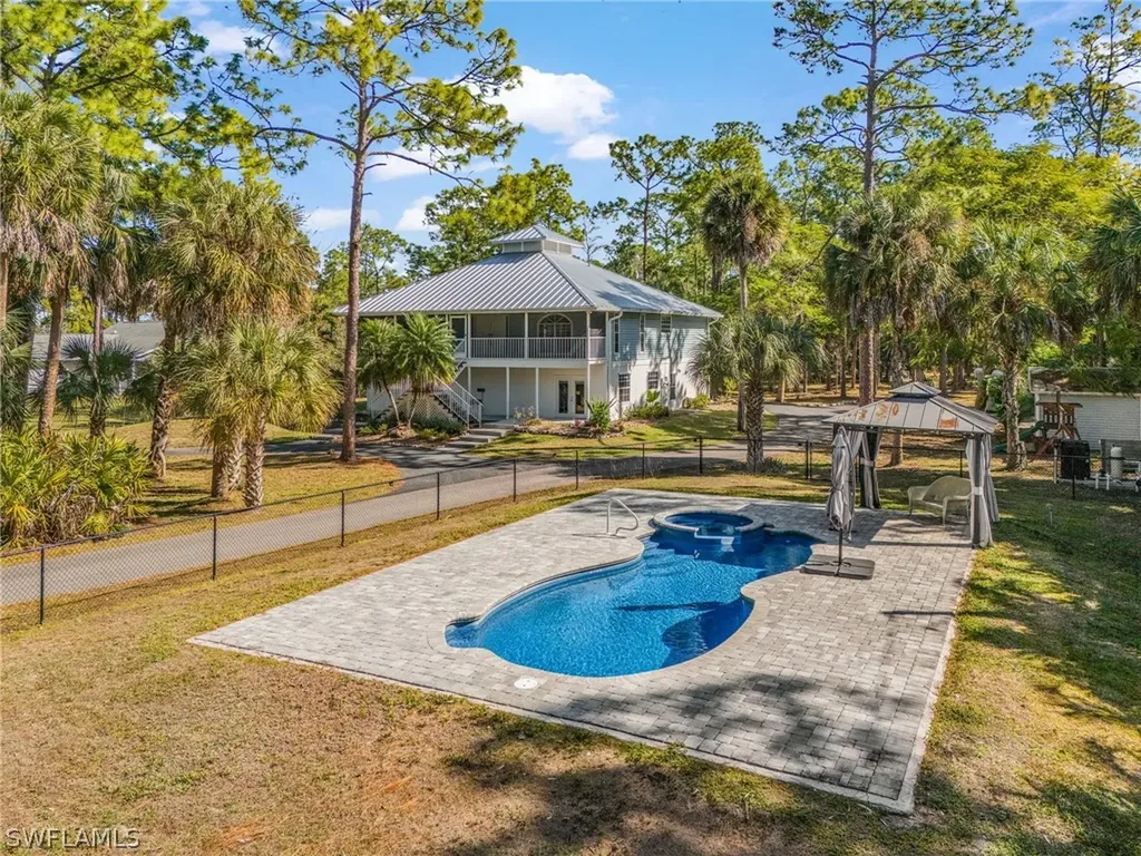 670 27th Street NW Naples FL 34120