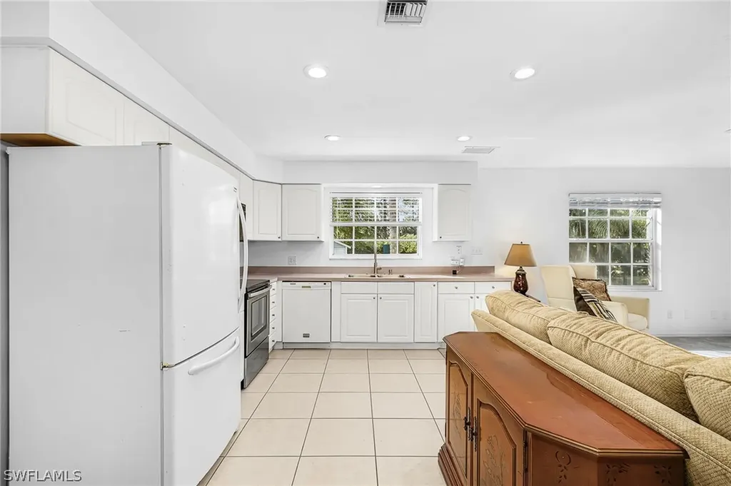 670 27th Street NW Naples FL 34120