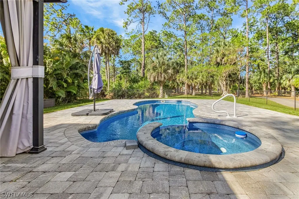 670 27th Street NW Naples FL 34120