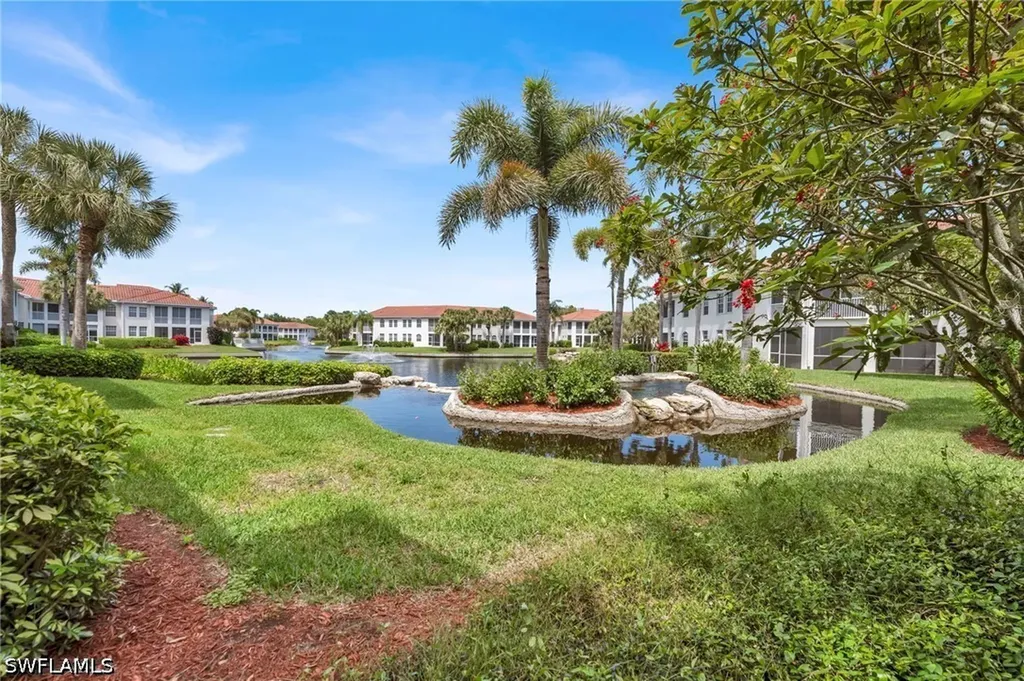 Naples FL, 200 L Ambiance Circle, Unit 104