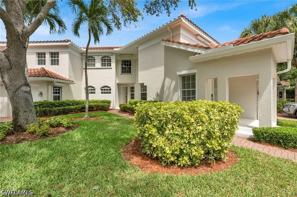 200 L Ambiance Circle Naples FL 34108