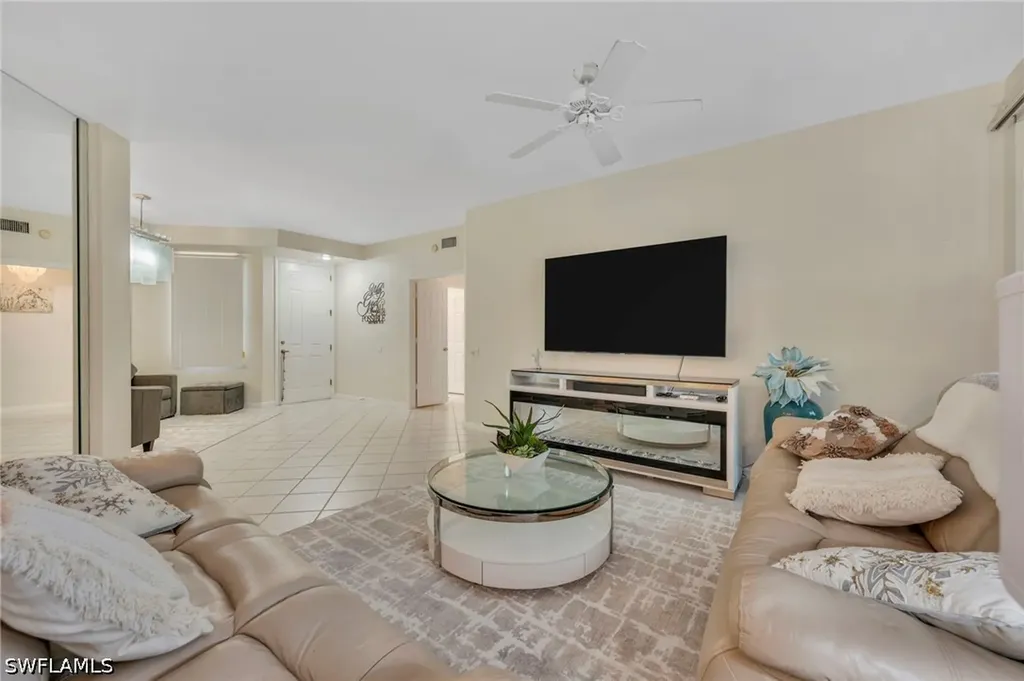 200 L Ambiance Circle Naples FL 34108