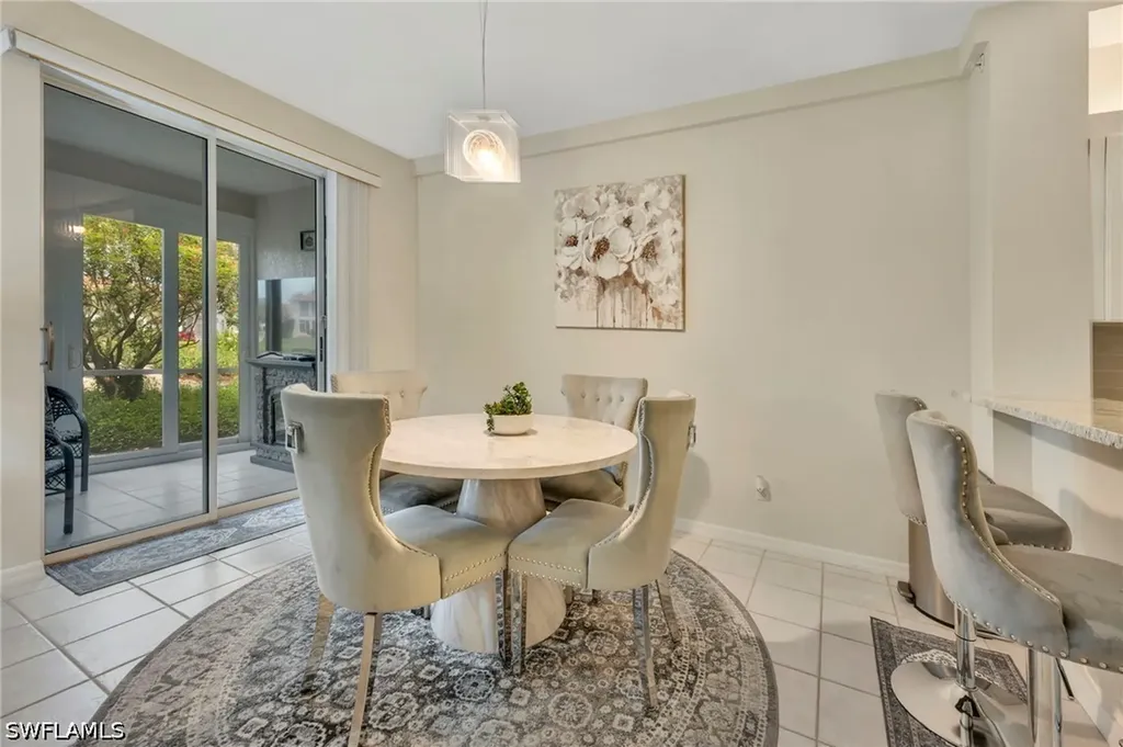 200 L Ambiance Circle Naples FL 34108